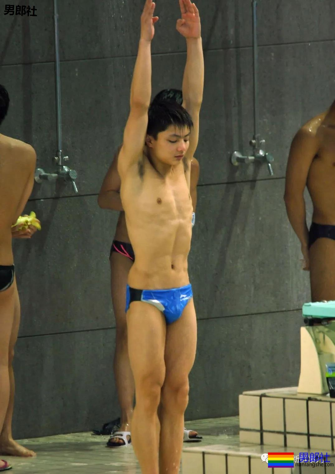 知道为什么男跳水运动员只穿三角裤吗？ - 51虹马