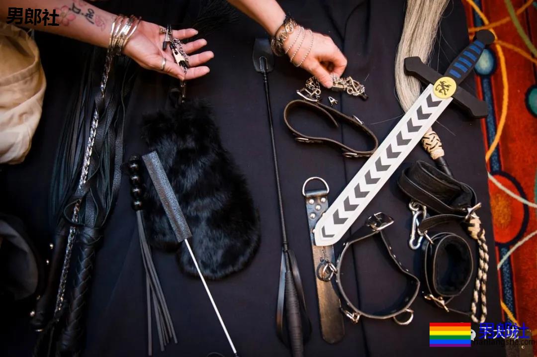 “我是M,一名虐恋爱好者” - 51虹马 “我是M,一名虐恋爱好者” - 51虹马