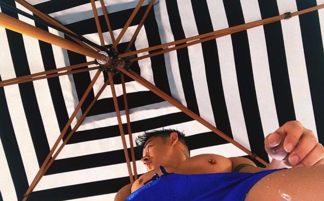 粉丝自述：小受做舔狗经历，开房买套都是我来做好。-51虹马