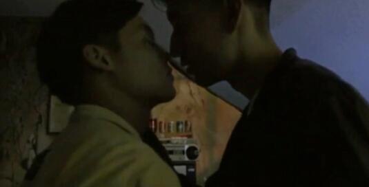 两男子夜店一见钟情，然后去了小黑屋。。。-51虹马