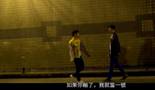 两男子夜店一见钟情，然后去了小黑屋。。。 - 51虹马