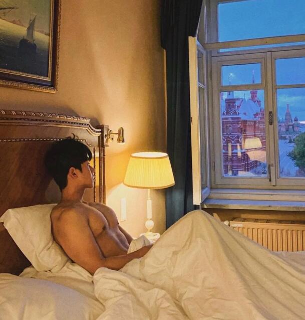 从厦门跑到西安见男友，结果独自在酒店刷不撸帝-51虹马