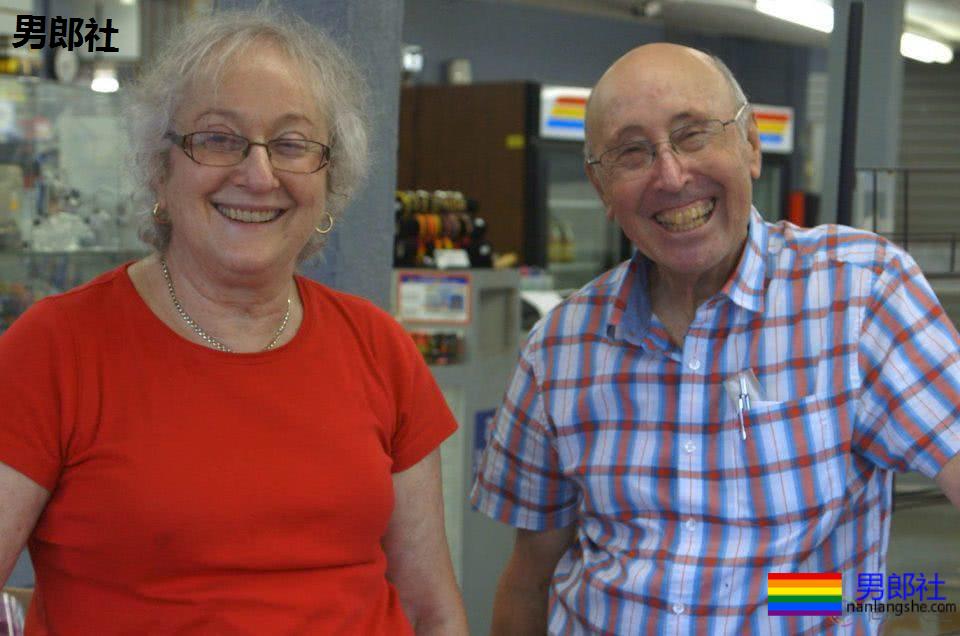 美国犹太教夫妇经营同性恋成人书店 但也保持了虔诚的 - 51虹马