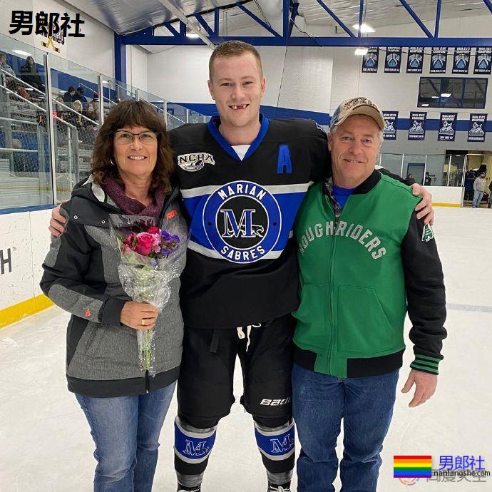 大学体育生厌烦了恐同秽语，于是干脆出柜了 - 51虹马