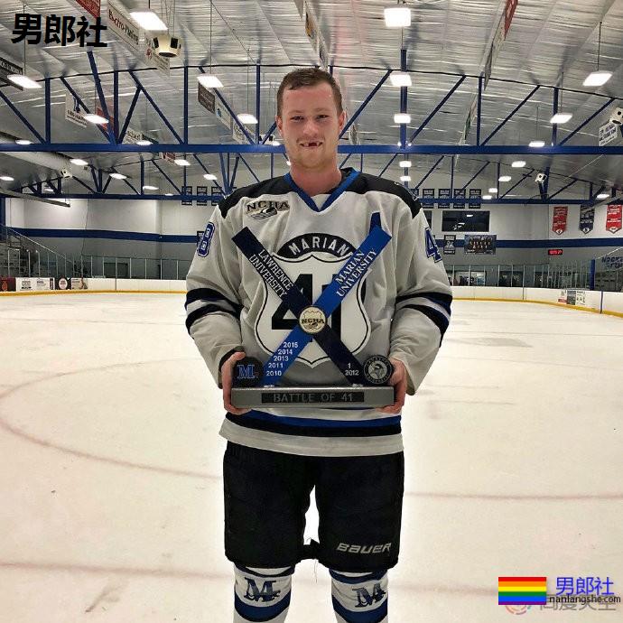 大学体育生厌烦了恐同秽语，于是干脆出柜了 - 51虹马