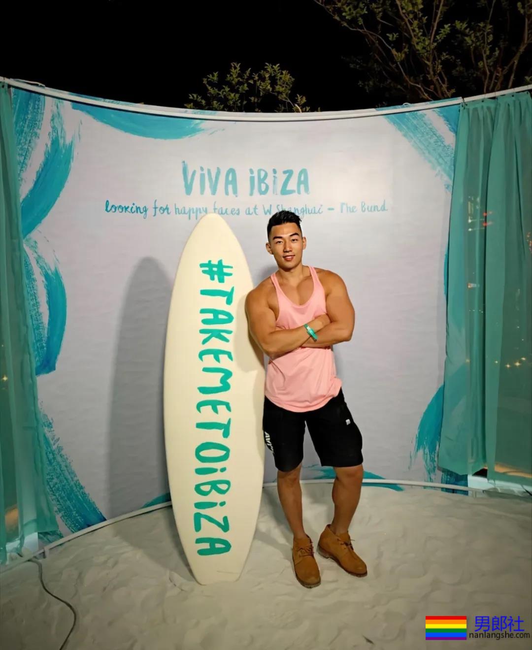 同志网红“Berlin阳光”：我不是名媛，只是个努力的老男孩 - 51虹马