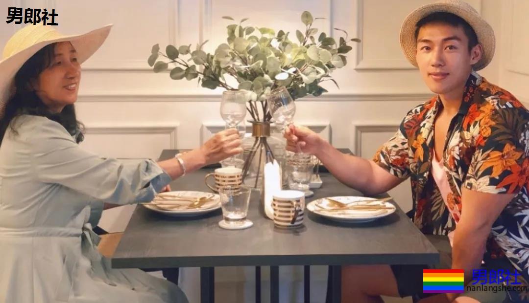 同志网红“Berlin阳光”：我不是名媛，只是个努力的老男孩 - 51虹马