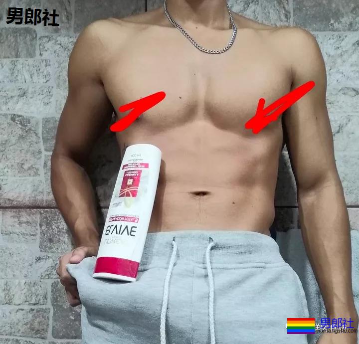 最近火遍gay圈的“机顶盒挑战”！玩的居然这么大～ - 51虹马