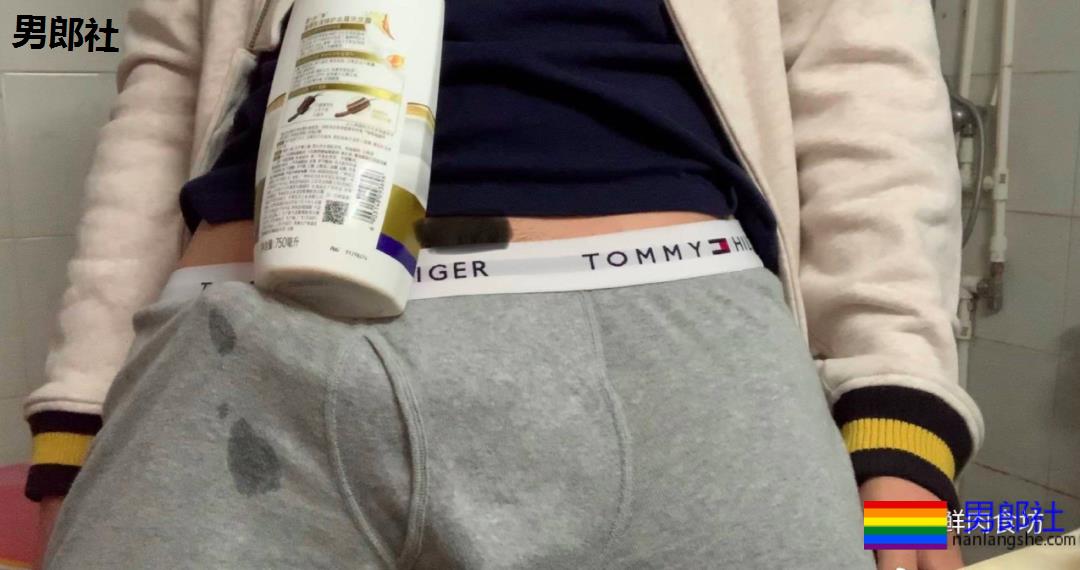 最近火遍gay圈的“机顶盒挑战”！玩的居然这么大～ - 51虹马