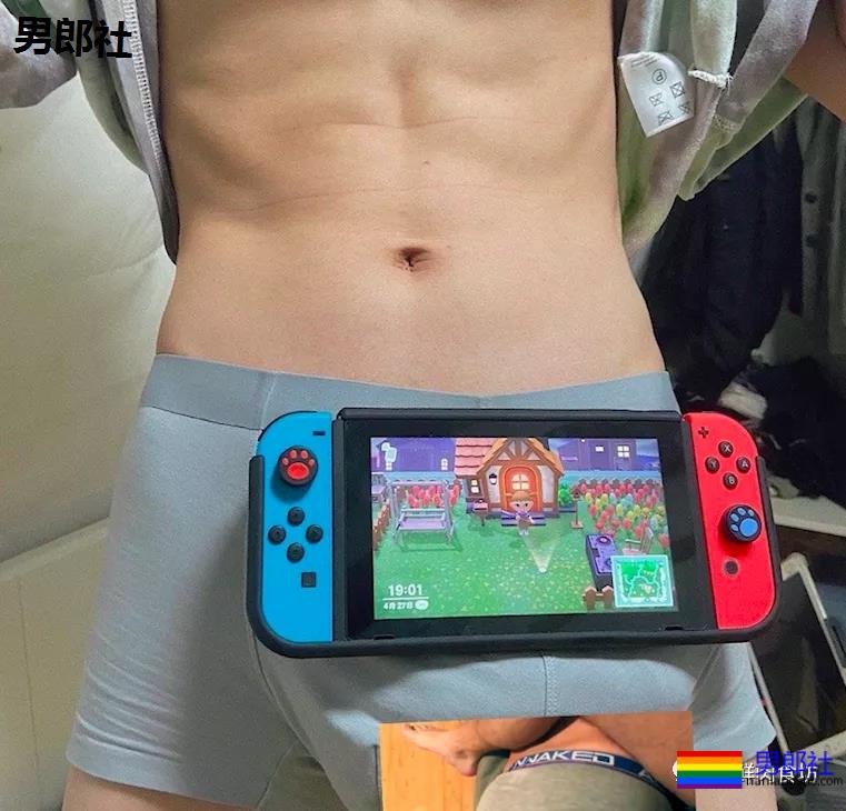 最近火遍gay圈的“机顶盒挑战”！玩的居然这么大～ - 51虹马