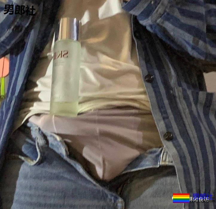 最近火遍gay圈的“机顶盒挑战”！玩的居然这么大～ - 51虹马