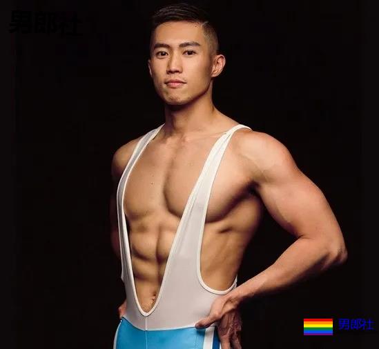 当肌肉小哥哥把紧身赛车服扯开，我沦陷了 - 51虹马