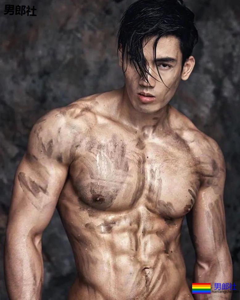 高梁鼻大筋霸私教小哥，腱子肉公狗腰大長肌，馋他！-51虹马