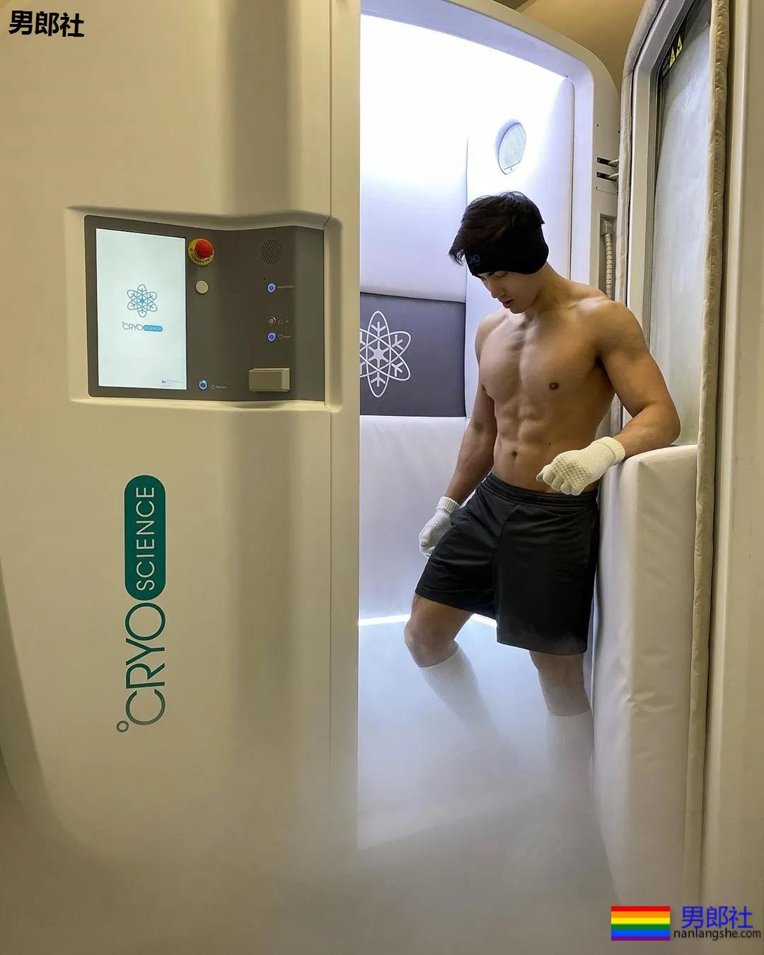 高梁鼻大筋霸私教小哥，腱子肉公狗腰大長肌，馋他！ - 51虹马