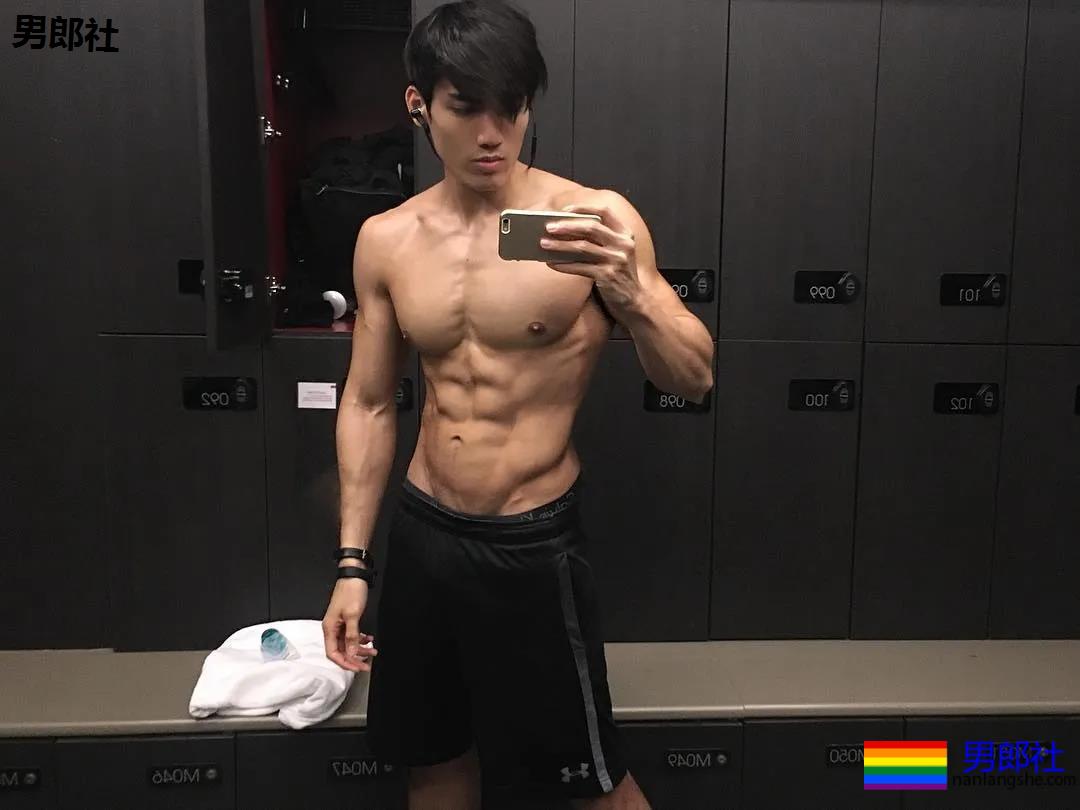 高梁鼻大筋霸私教小哥，腱子肉公狗腰大長肌，馋他！ - 51虹马