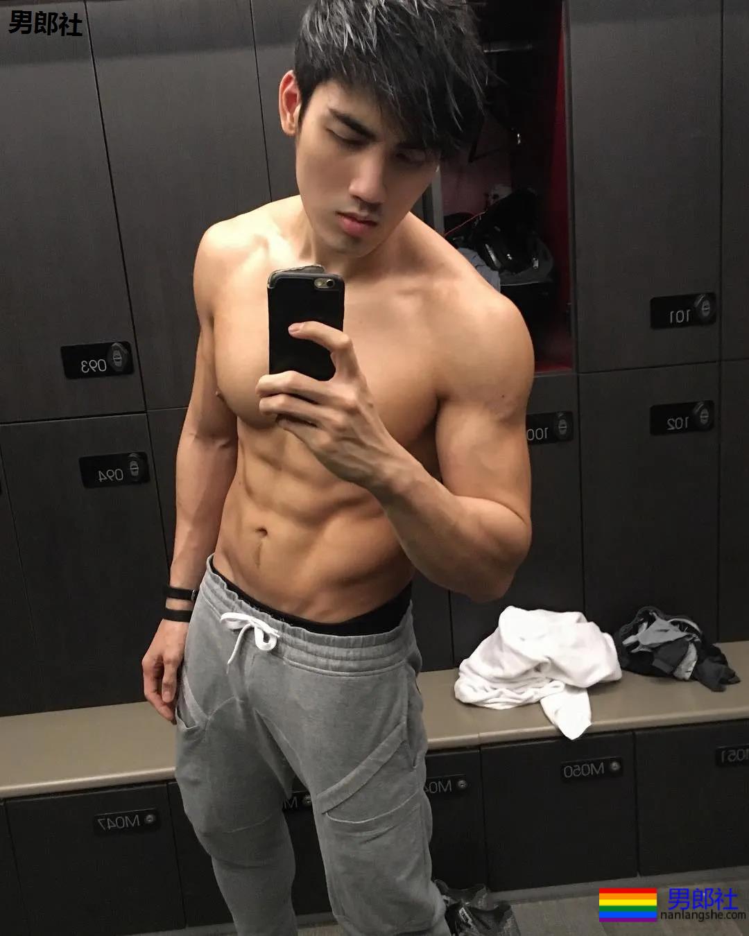 高梁鼻大筋霸私教小哥，腱子肉公狗腰大長肌，馋他！ - 51虹马