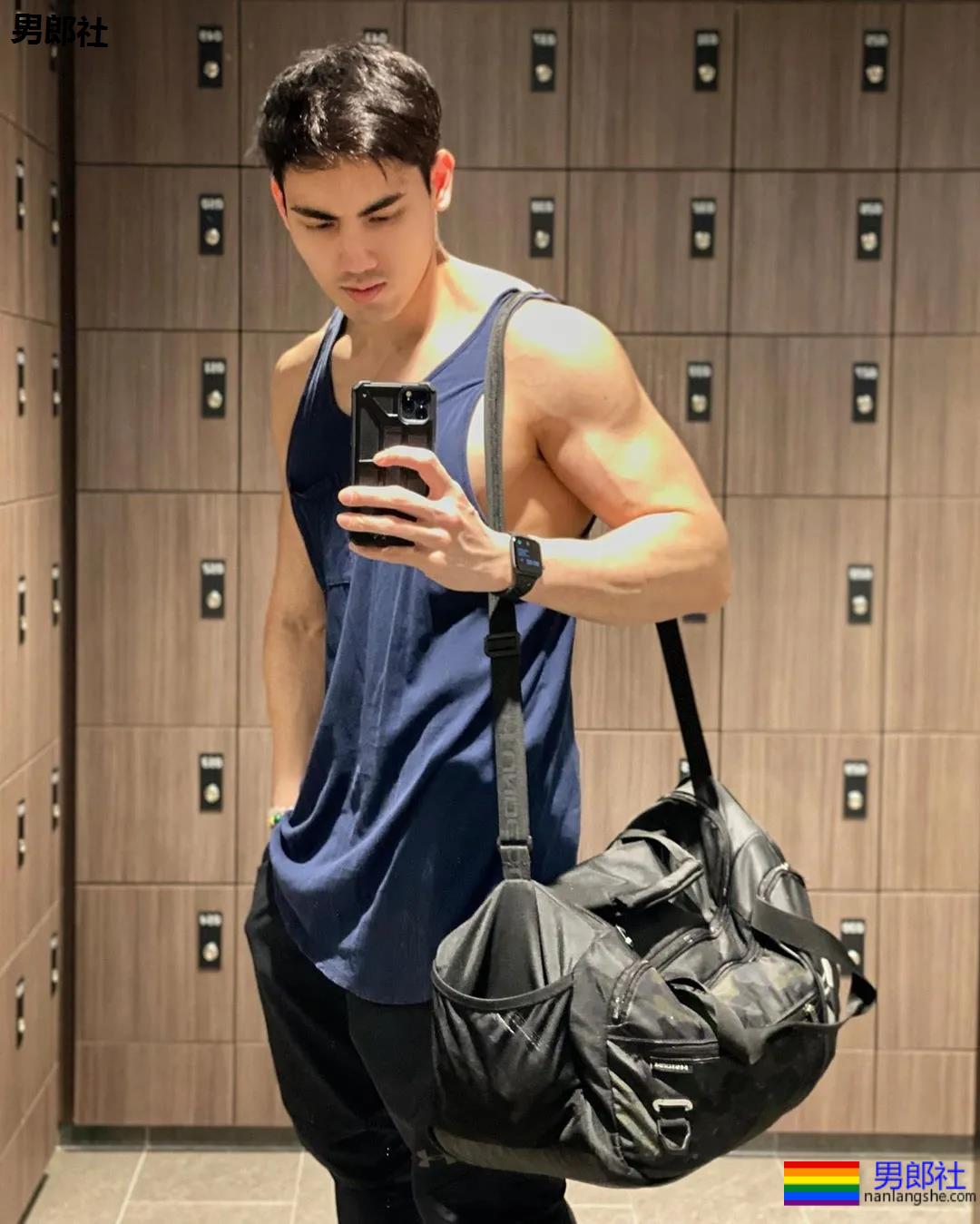 高梁鼻大筋霸私教小哥，腱子肉公狗腰大長肌，馋他！ - 51虹马