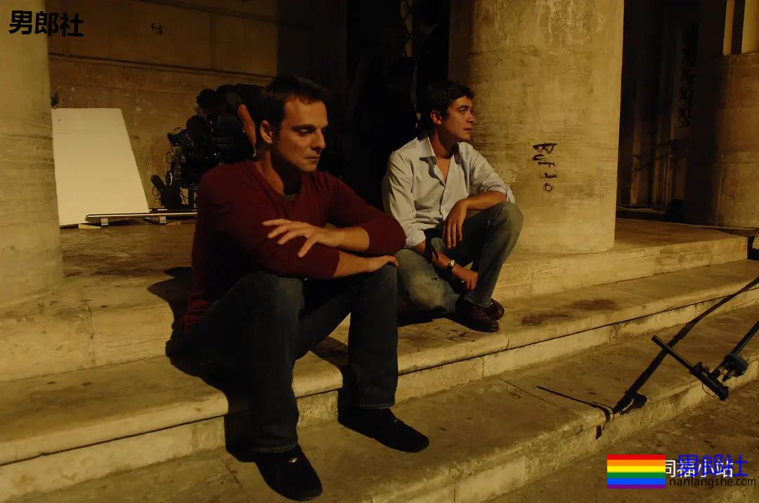 2部：《上瘾》原作者新剧开播，肌肉高管x帅气小明星！ - 51虹马