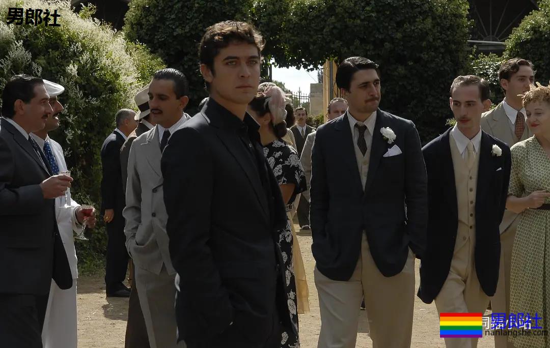 2部：《上瘾》原作者新剧开播，肌肉高管x帅气小明星！ - 51虹马