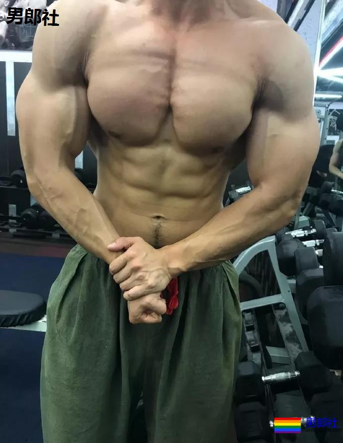 95后体育生发堉超强！实力优秀大于18cm！ - 51虹马