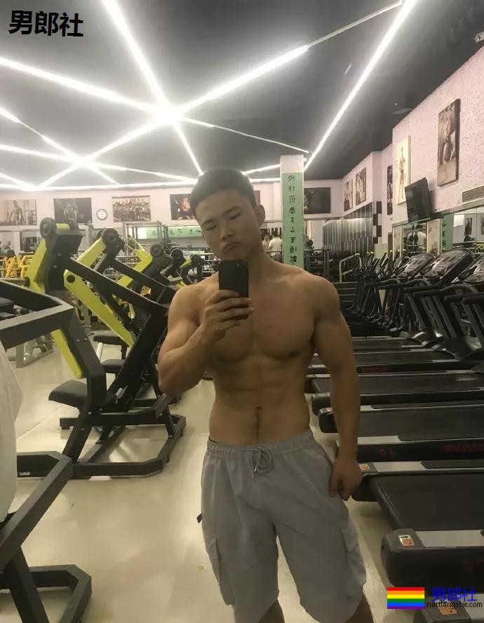 95后体育生发堉超强！实力优秀大于18cm！ - 51虹马