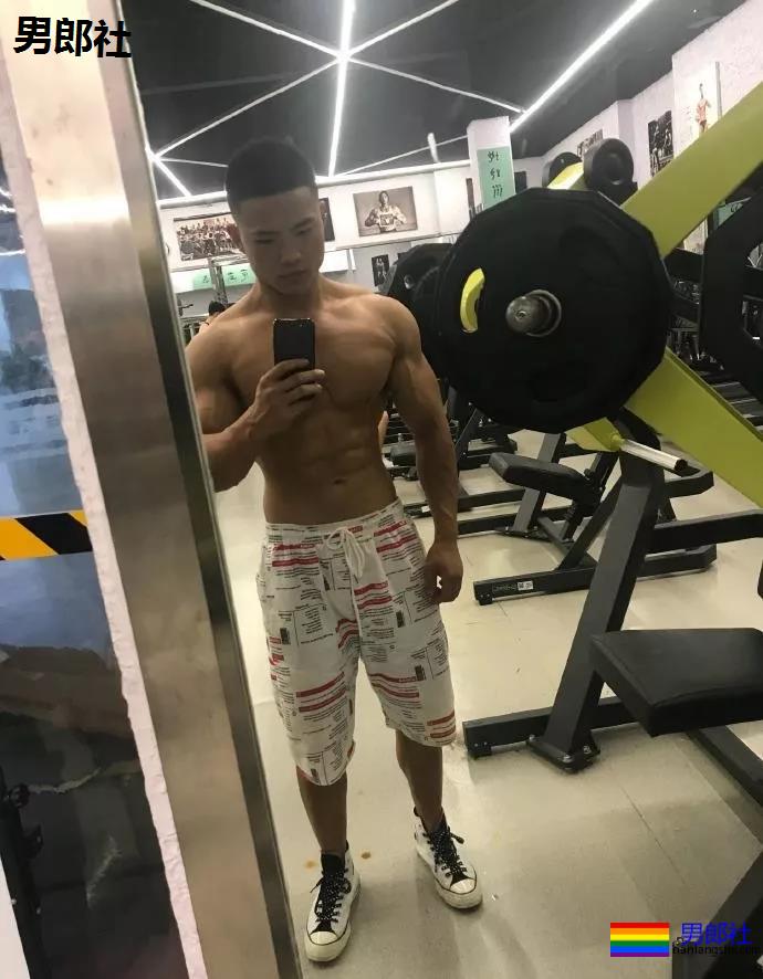 95后体育生发堉超强！实力优秀大于18cm！ - 51虹马