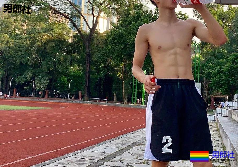 男票和前任开F录小视频在手机里被我发现了,小~0还挺大..... - 51虹马 男票和前任开F录小视频在手机里被我发现了,小~0还挺大..... - 51虹马