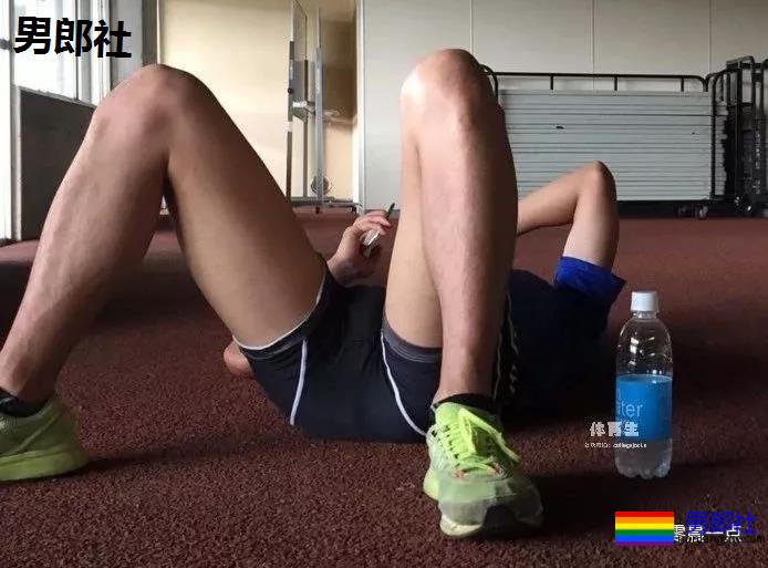 男票和前任开F录小视频在手机里被我发现了,小~0还挺大..... - 51虹马 男票和前任开F录小视频在手机里被我发现了,小~0还挺大..... - 51虹马