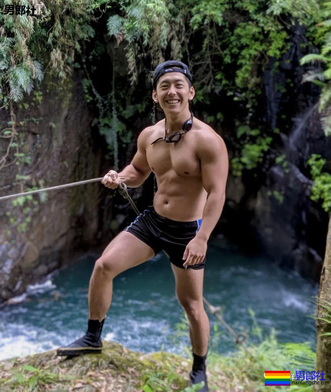 火了拍片禁欲系肌肉男!被网友扒“沉沦”了!? - 51虹马 火了拍片禁欲系肌肉男!被网友扒“沉沦”了!? - 51虹马