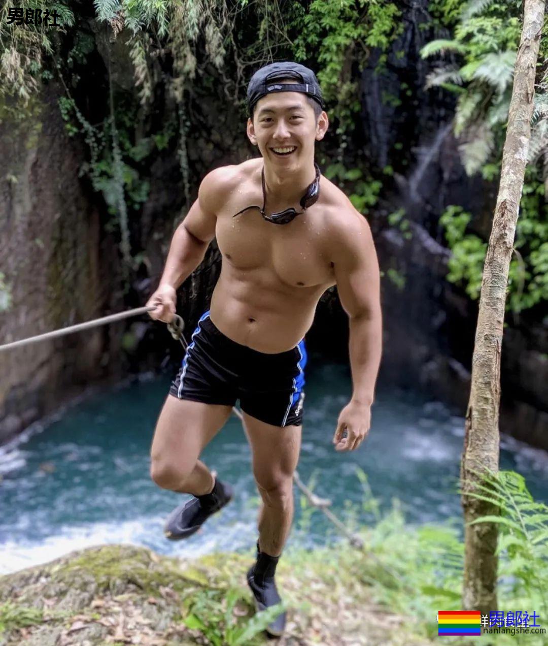 火了拍片禁欲系肌肉男!被网友扒“沉沦”了!? - 51虹马 火了拍片禁欲系肌肉男!被网友扒“沉沦”了!? - 51虹马