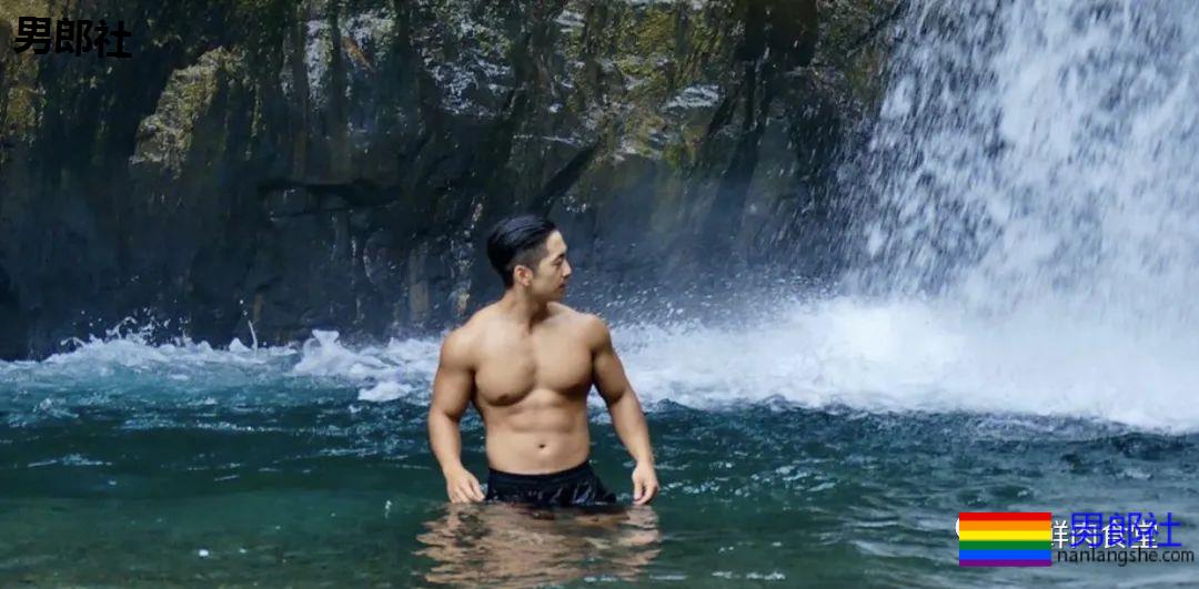 火了拍片禁欲系肌肉男!被网友扒“沉沦”了!? - 51虹马 火了拍片禁欲系肌肉男!被网友扒“沉沦”了!? - 51虹马