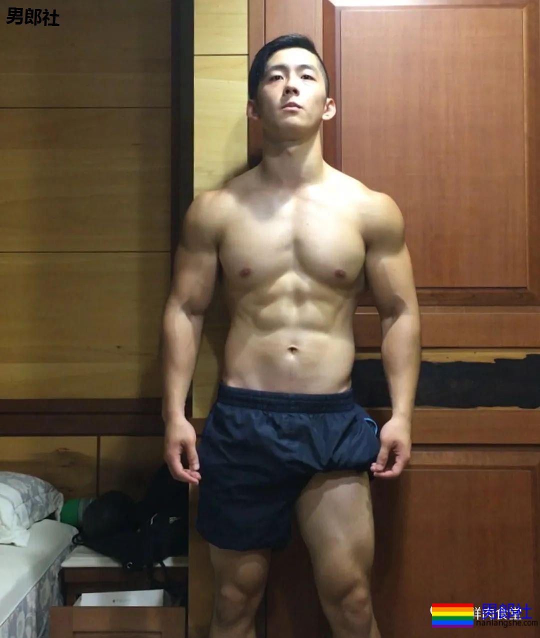 火了拍片禁欲系肌肉男!被网友扒“沉沦”了!? - 51虹马 火了拍片禁欲系肌肉男!被网友扒“沉沦”了!? - 51虹马