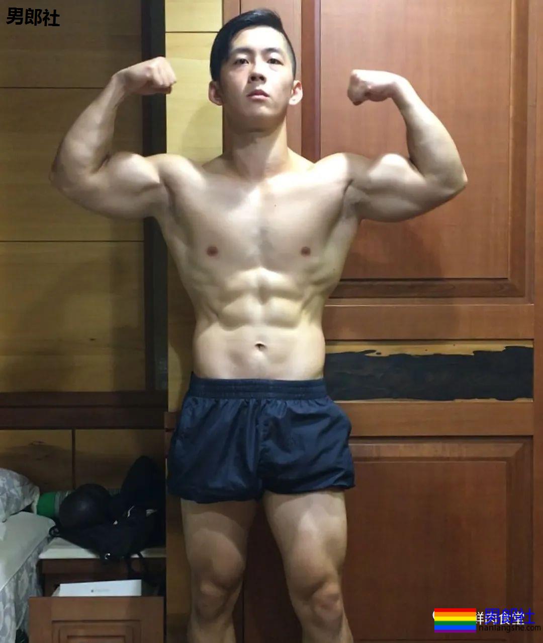 火了拍片禁欲系肌肉男!被网友扒“沉沦”了!? - 51虹马 火了拍片禁欲系肌肉男!被网友扒“沉沦”了!? - 51虹马