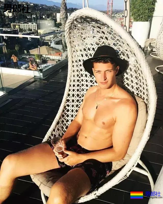 跳水运动员戴利又出轨了！与16岁网红帅哥接吻视频遭曝光 - 51虹马