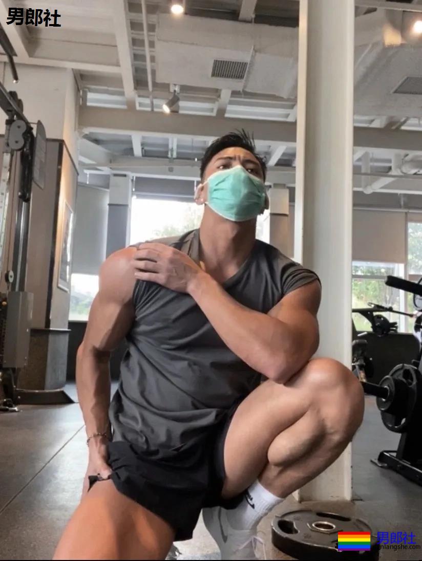 大壮腿体育生鼻子超大，这身腱子肉是藏不住了！ - 51虹马