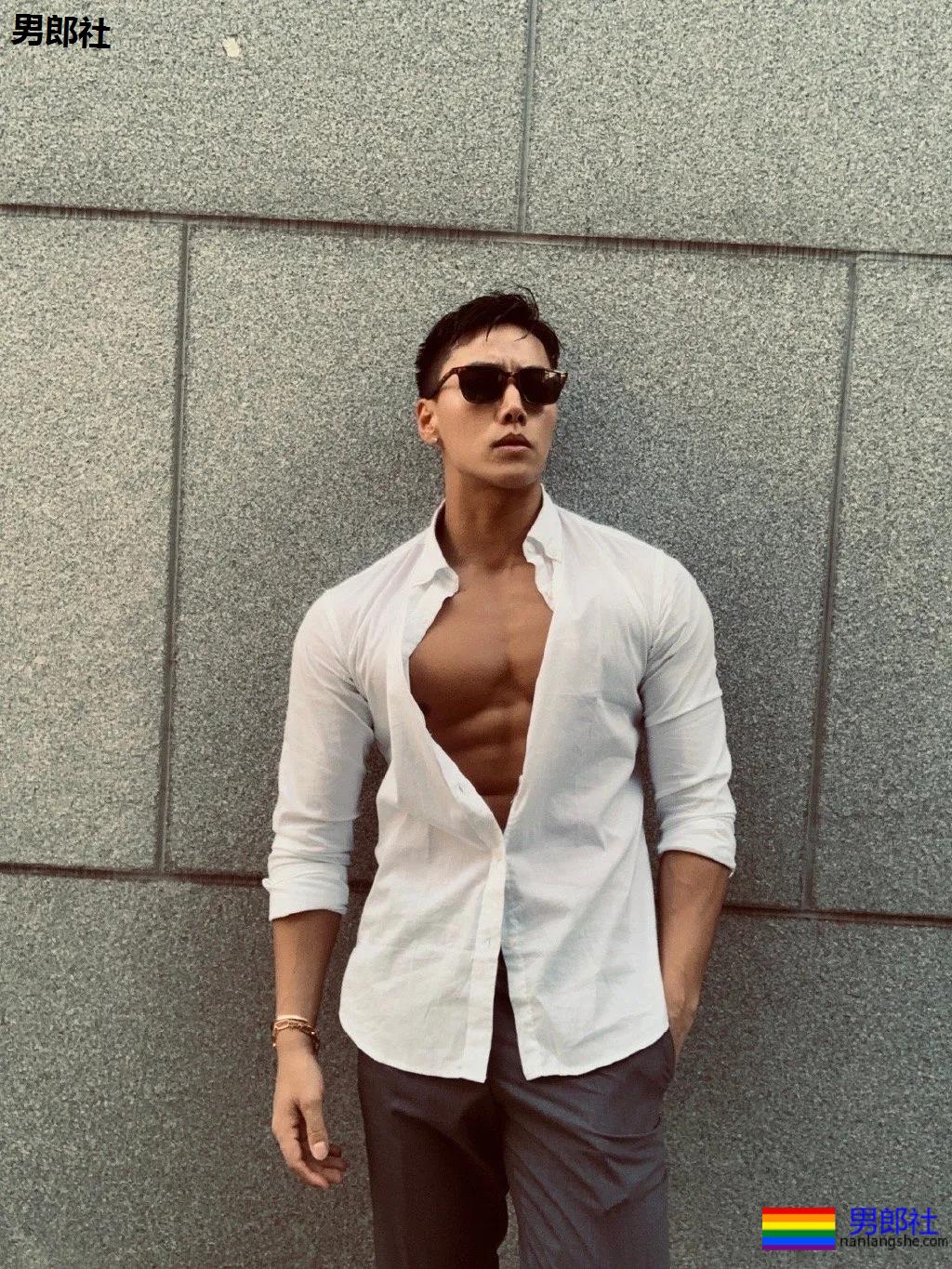 大壮腿体育生鼻子超大，这身腱子肉是藏不住了！ - 51虹马