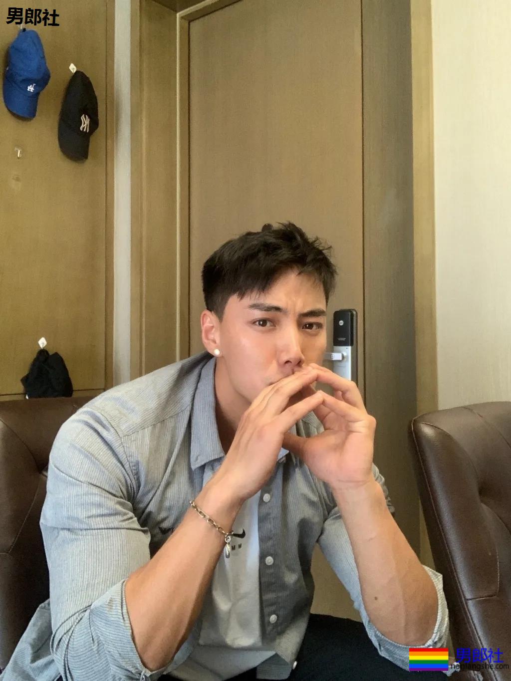 大壮腿体育生鼻子超大，这身腱子肉是藏不住了！ - 51虹马