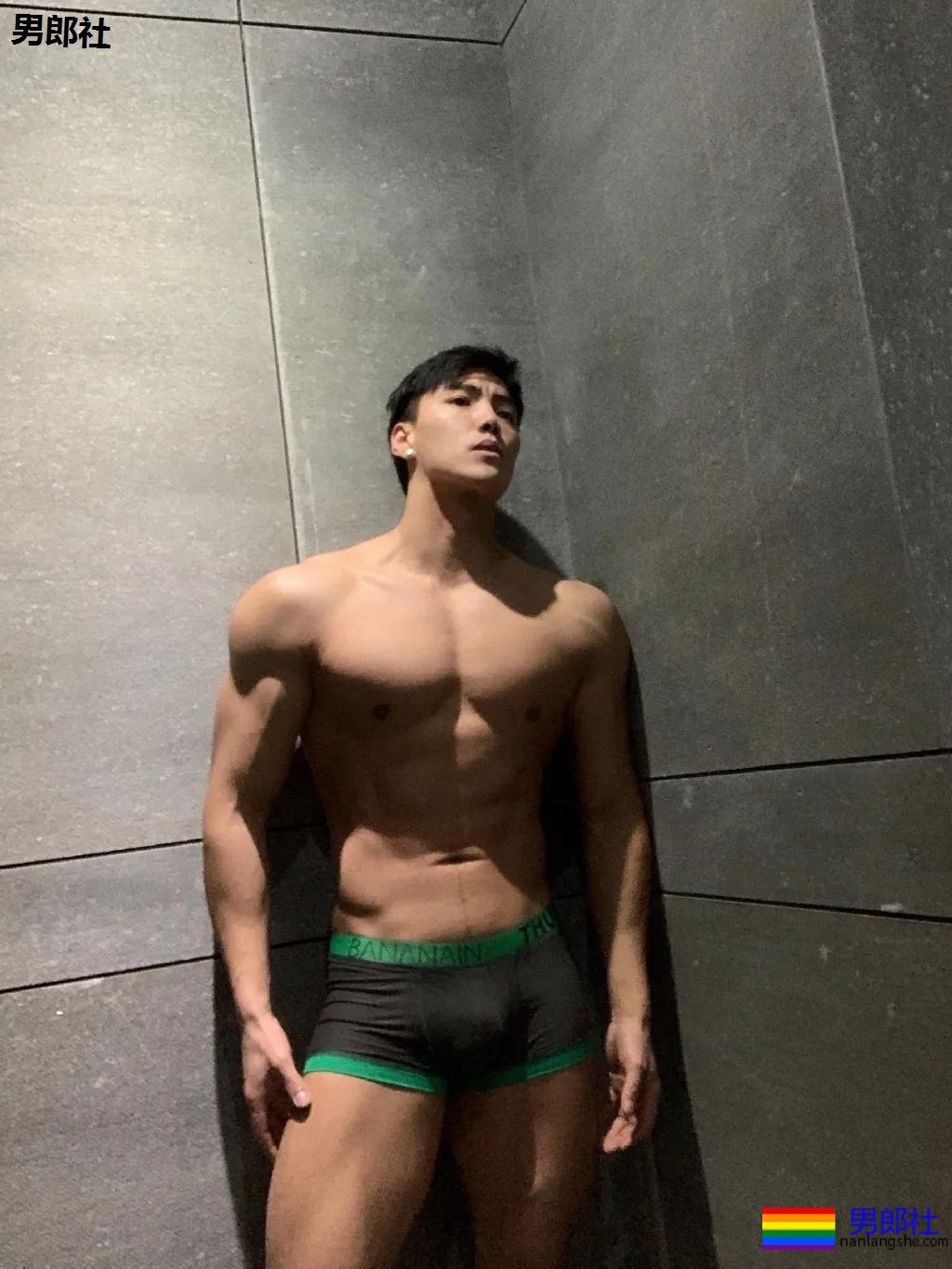 大壮腿体育生鼻子超大，这身腱子肉是藏不住了！ - 51虹马