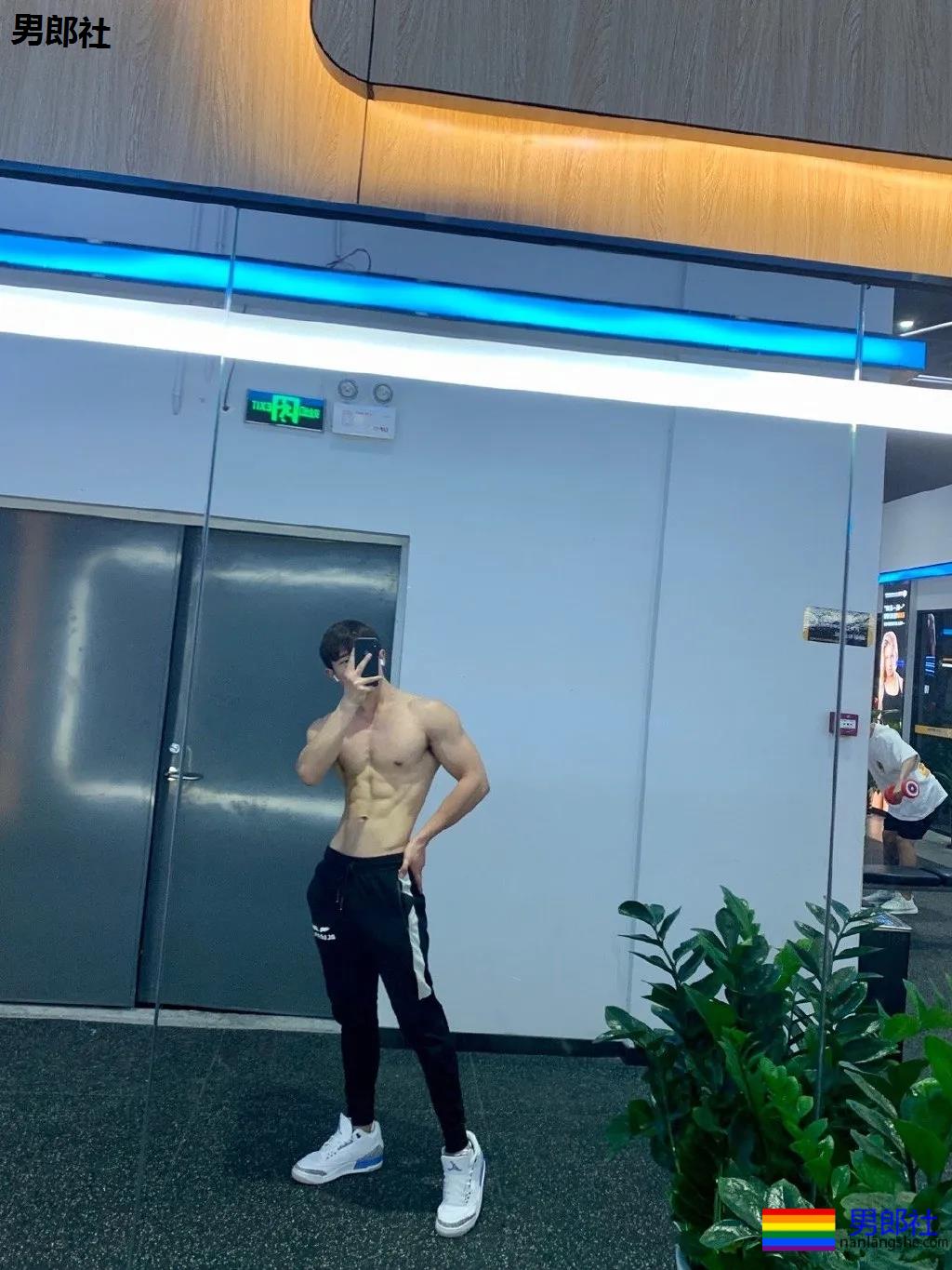 选个体育生做男友,发堉超好的那种! - 51虹马 选个体育生做男友,发堉超好的那种! - 51虹马