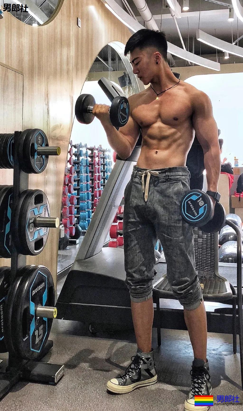 选个体育生做男友,发堉超好的那种! - 51虹马 选个体育生做男友,发堉超好的那种! - 51虹马