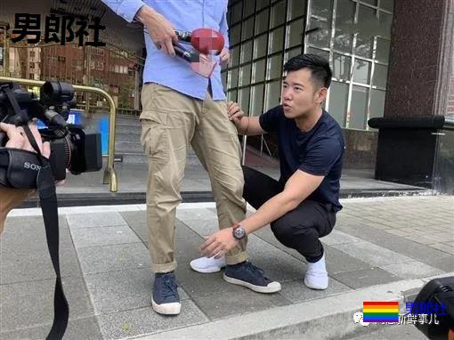 180CM男演员称坐车遭40岁大叔摸大腿猥亵 - 51虹马