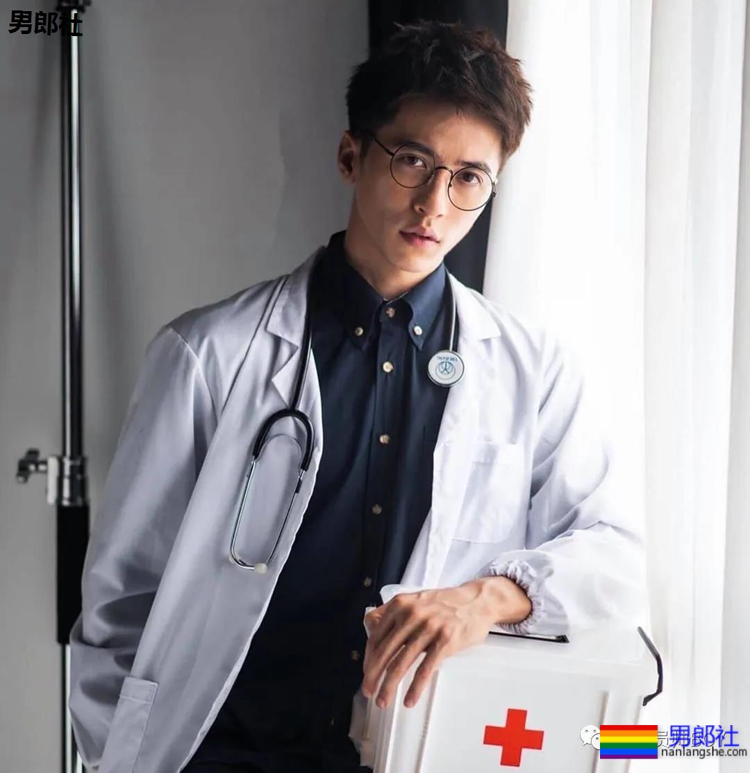 又一名肌肉医生火了？网红名媛为了红真是会炒作-51虹马