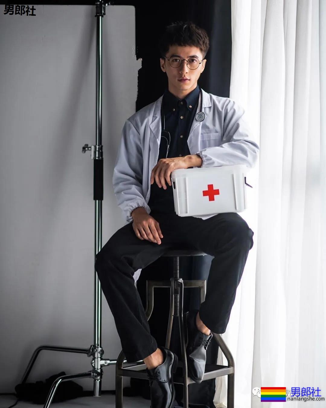 又一名肌肉医生火了？网红名媛为了红真是会炒作 - 51虹马