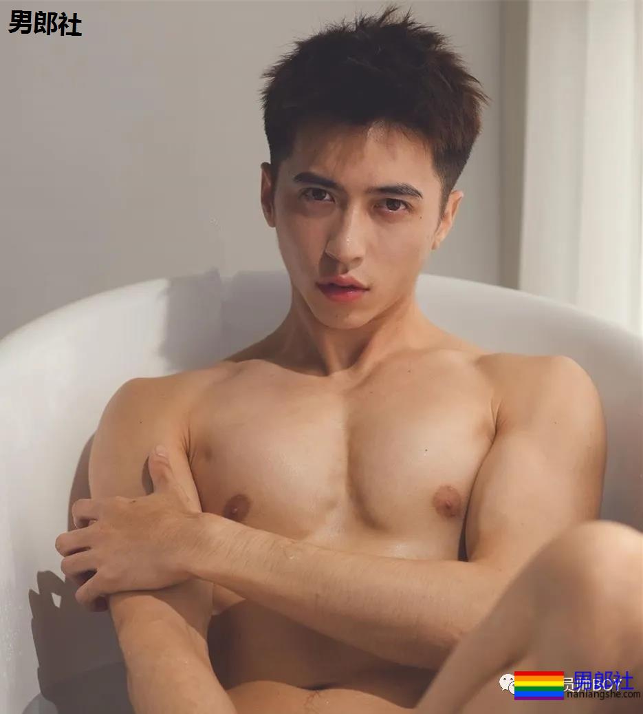 又一名肌肉医生火了？网红名媛为了红真是会炒作 - 51虹马