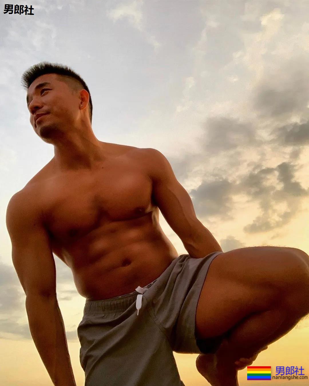 手臂比你大腿都粗壮的内蒙古汉子，真的威武雄壮 - 51虹马