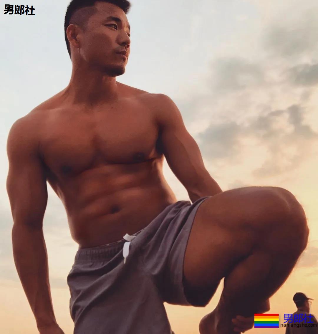 手臂比你大腿都粗壮的内蒙古汉子，真的威武雄壮 - 51虹马