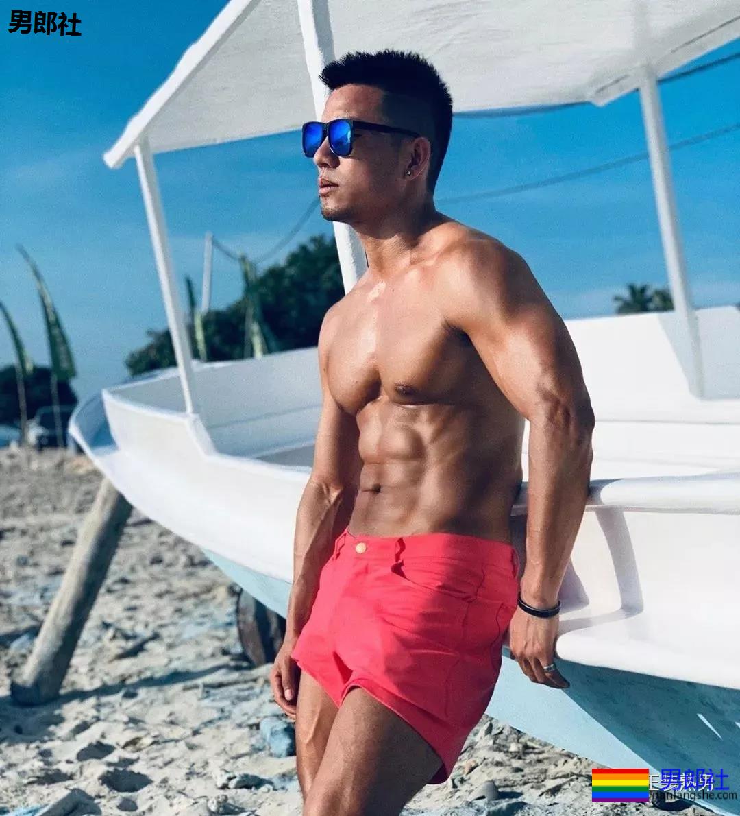 手臂比你大腿都粗壮的内蒙古汉子，真的威武雄壮 - 51虹马