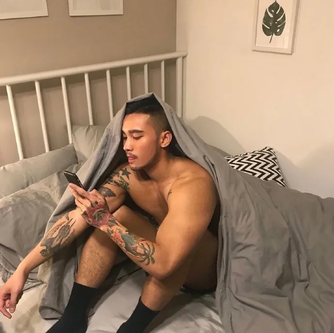 越南的一位男模，他比较钟情于小动物 - 51虹马