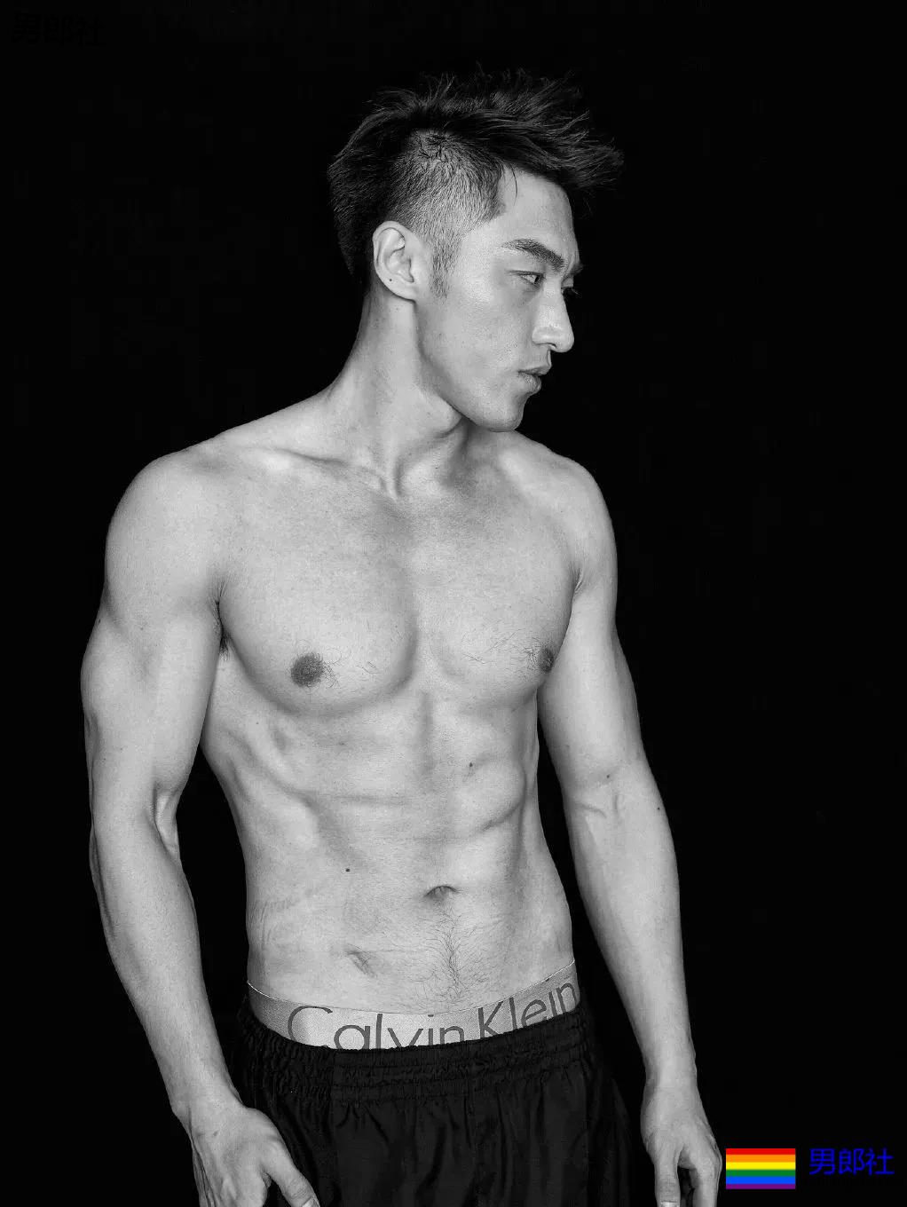 新版“武松”的身材太犯规了！不仅有大胸肌还有人鱼线！ - 51虹马