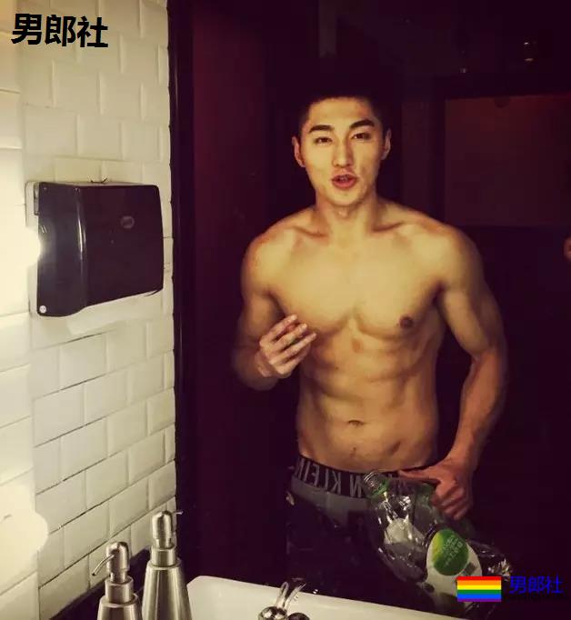 新版“武松”的身材太犯规了！不仅有大胸肌还有人鱼线！ - 51虹马